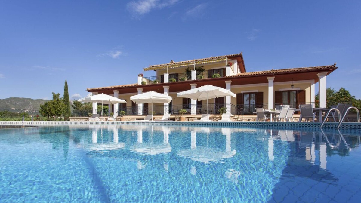 Agia Marina Villa | Villa Aristotle - Six Bedroom Villa, Sleeps 14