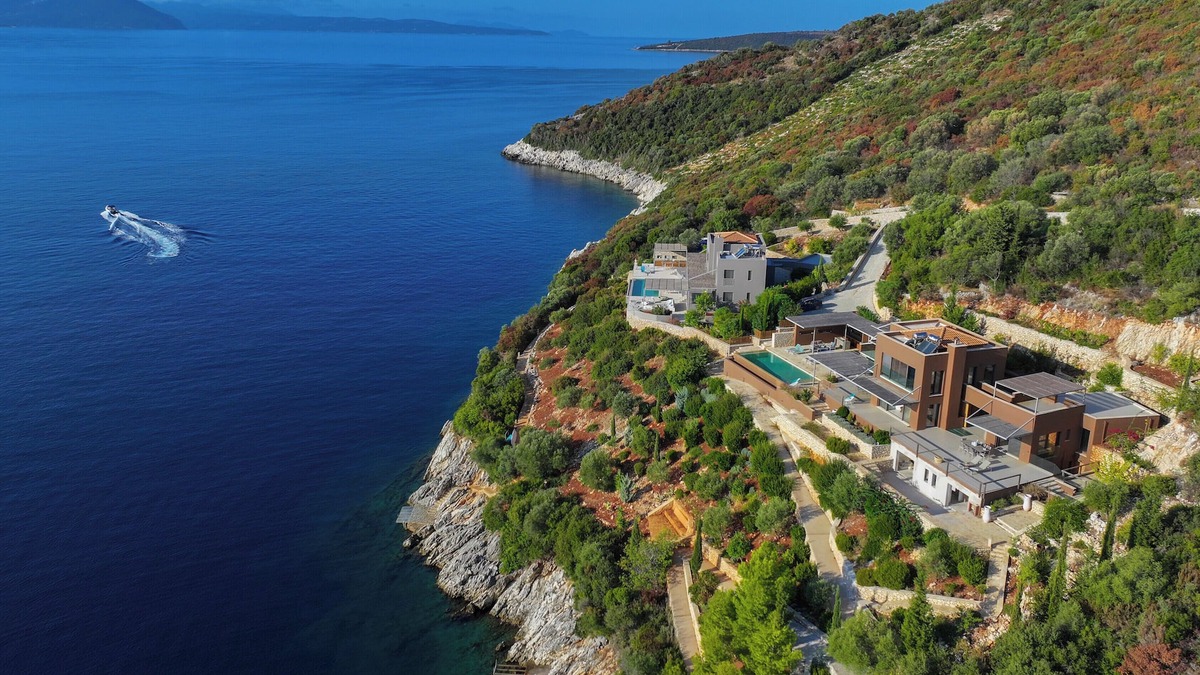 Evgiros Villa | Villa Arkoudaki: Luxurious 8-Bedroom Escape with Infinity Pool & Sea Access