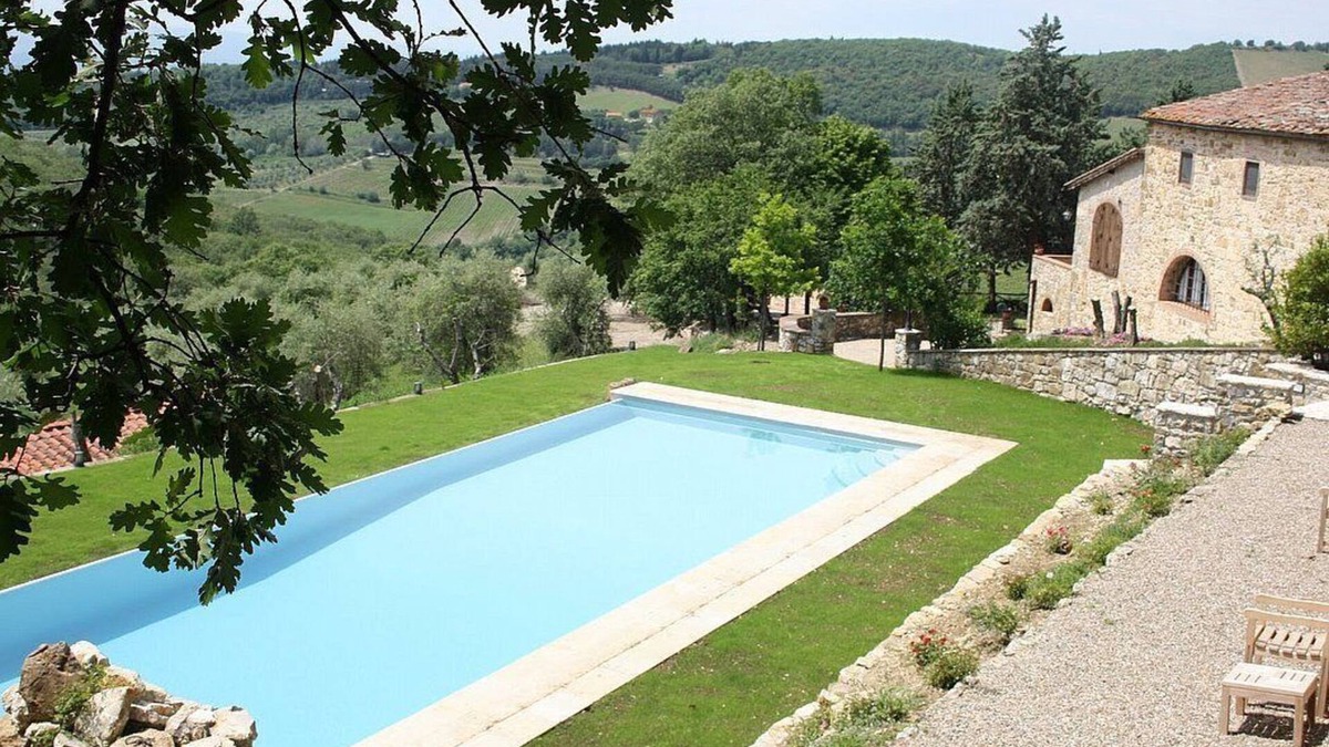Castellina in Chianti House | Villa Arnica B: A graceful cottage surrounded by vineyards and olive groves, with Free WI-FI.
