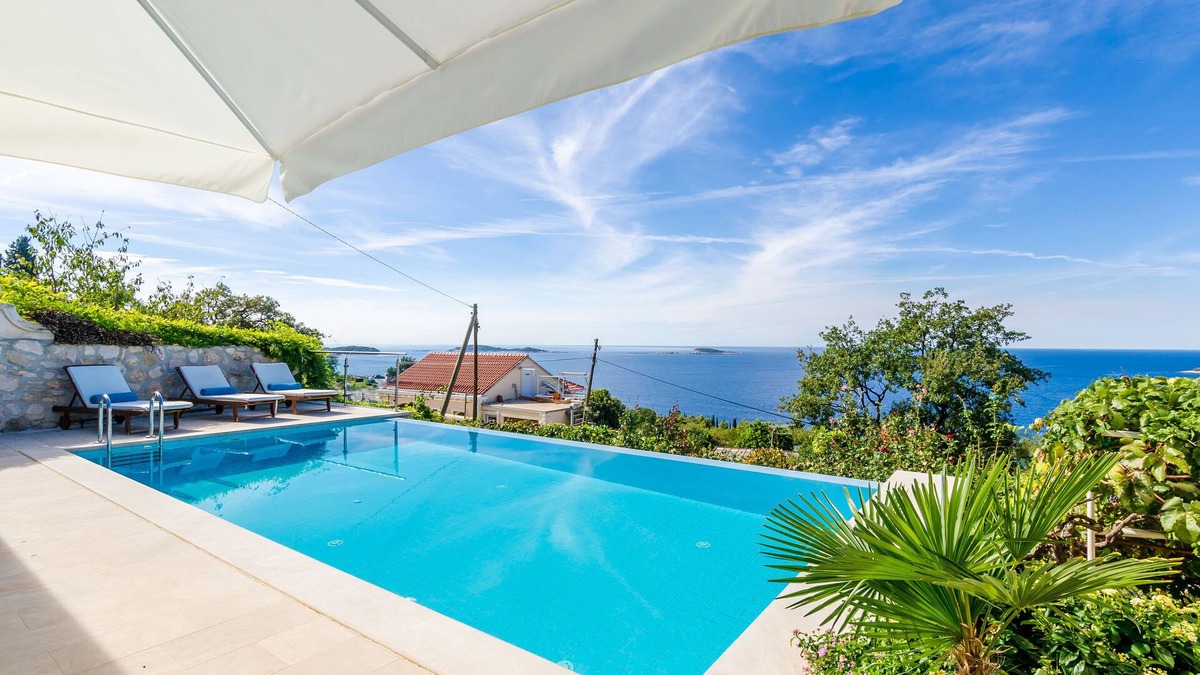 Mlini Villa | Villa Art Gallery - Six Bedroom Villa with Terrace and Swimming Pool