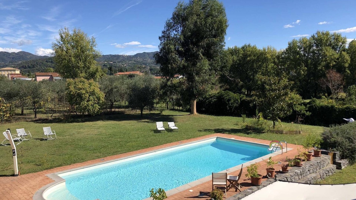 Sarzana Villa | VILLA ARTE 12 PAX Luxury country house with Pool, BBQ WiFi near 5 Terre