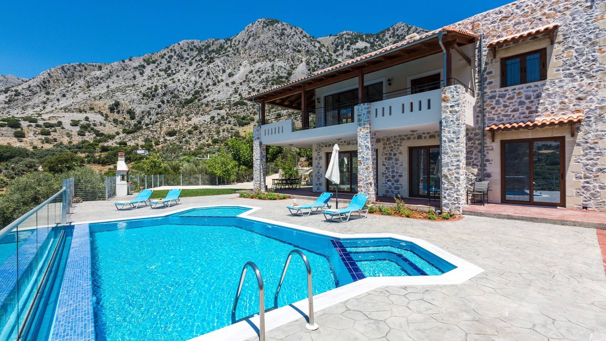 Asigonia Hotel | Villa Asigonia with Heated Pool & Whirlpool