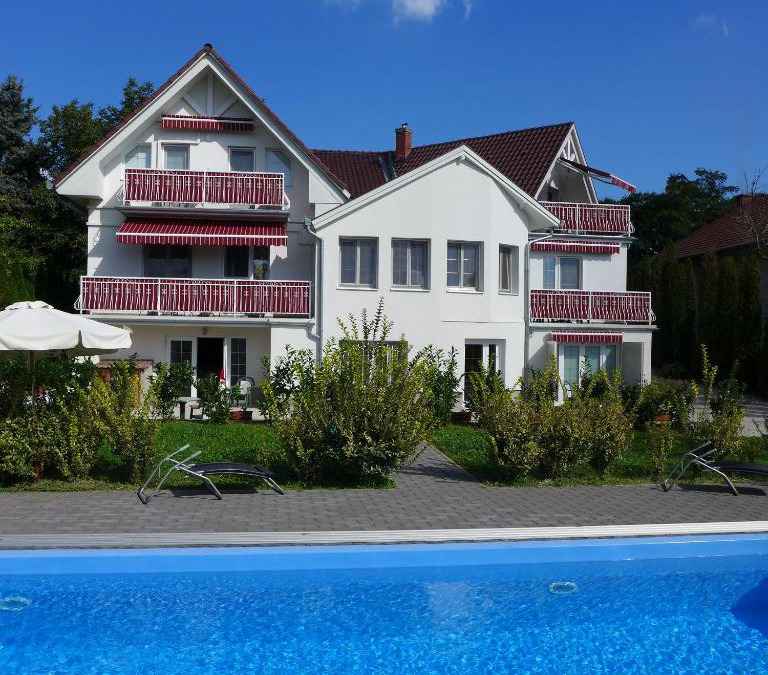 Balatongyorok Bed & Breakfast | Villa Astoria