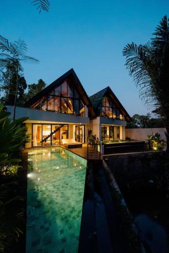 Beraban Villa | Villa Astu - Peaceful River Retreat Villa near Tanah Lot