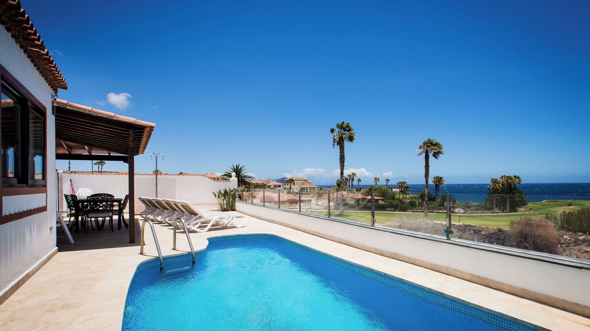 Complejo turistico Amarilla Golf Villa | "Villa Atlantico" Near the Beach with Private Pool, Wi-Fi, A/C, Terrace & Garden