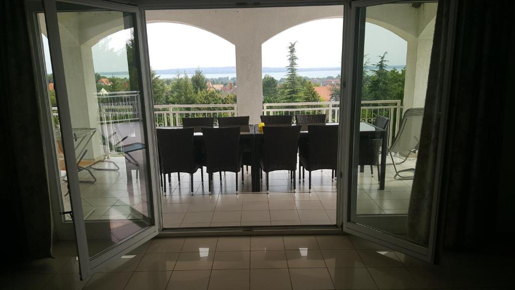 Vonyarcvashegy Apartment | Villa Attila