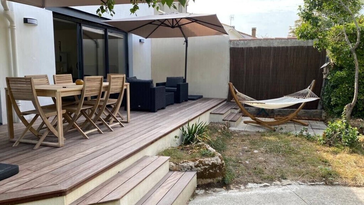 Aytre House | Villa au Calme Dans un Écrin de Verdure