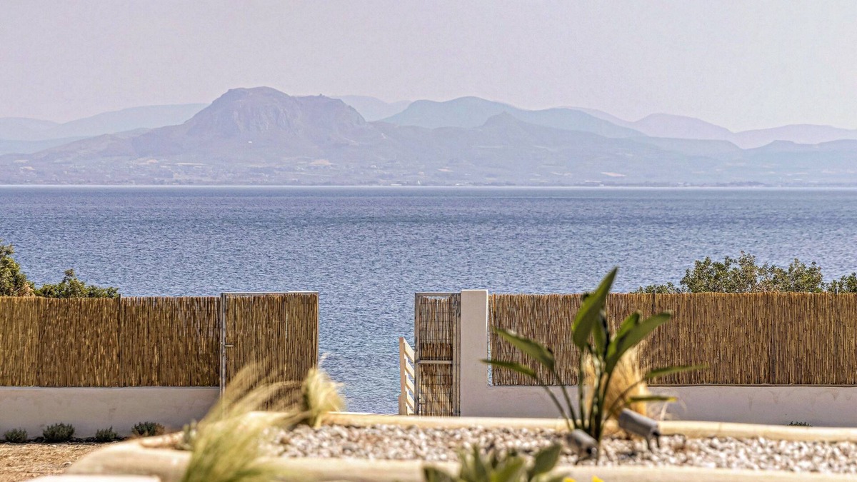 Skaloma Bed & Breakfast | Villa Aura Loutraki