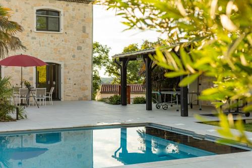 Moncrabeau Villa | Villa au Petit Bonheur avec clim - Hameau au calme - piscine chauffée - pétanque