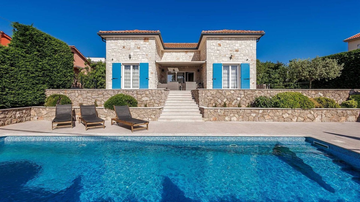 Marsici Villa | Villa Augusta with Large Private Pool