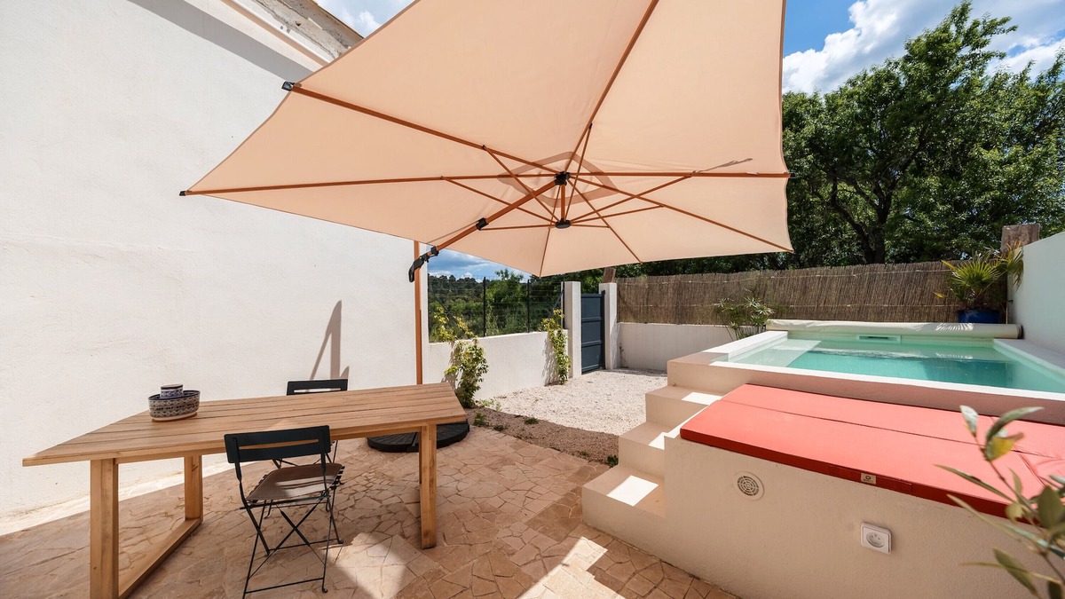 Est Villa | Villa Augustine – 5 Stars – Aix with Private Pool and Terrace + Wi-Fi