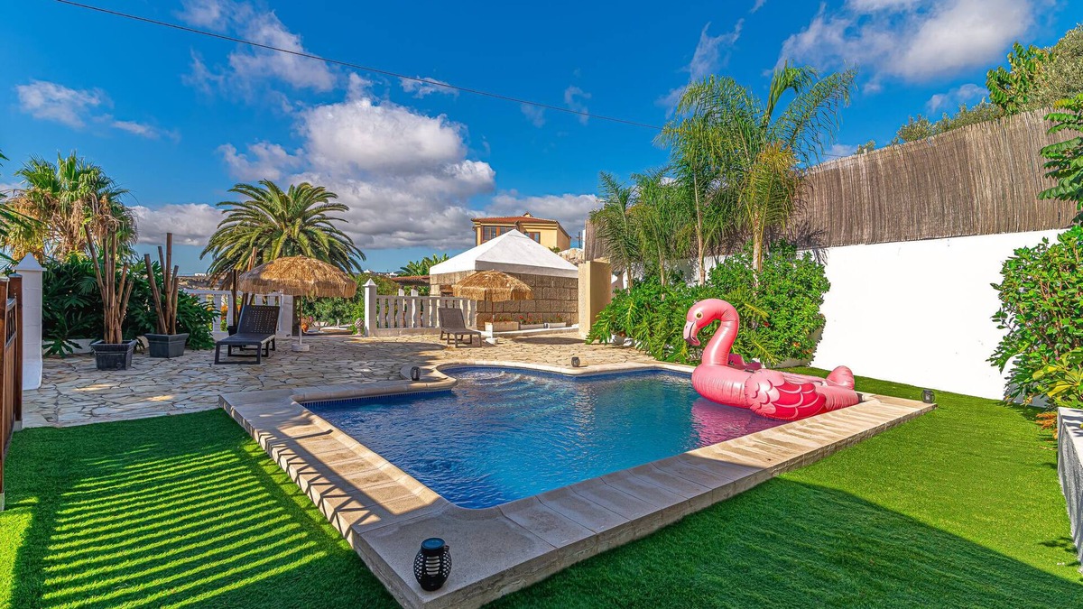 Villa de Arico Villa | Villa "Aurora" with Heated Pool, Sea View, Private Pool & Wi-Fi