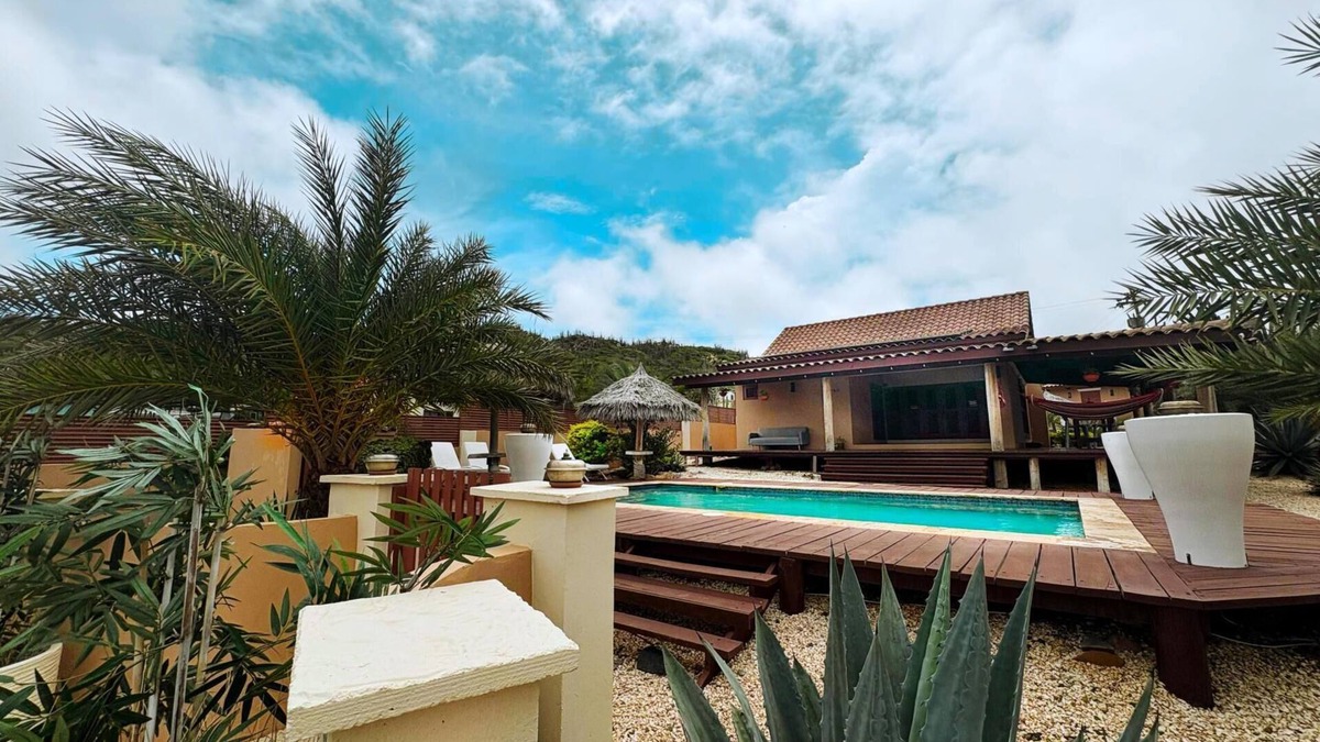 Santa Cruz House | Villa Autentico Aruba w/h pool in Santa Cruz