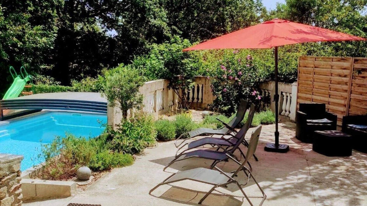Brousses-et-Villaret House | Villa Avec Piscine Extérieure, au Calme, Idéale Pour les Familles