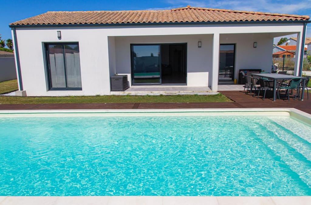 Saint-Sulpice-de-Royan Villa | VILLA avec PISCINE chauffée trois chambres