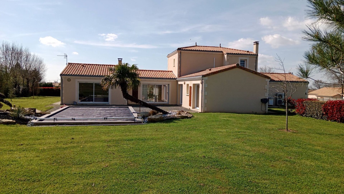 Val de Gatine Villa | Villa Avec Piscine Chauffée a la Campagne