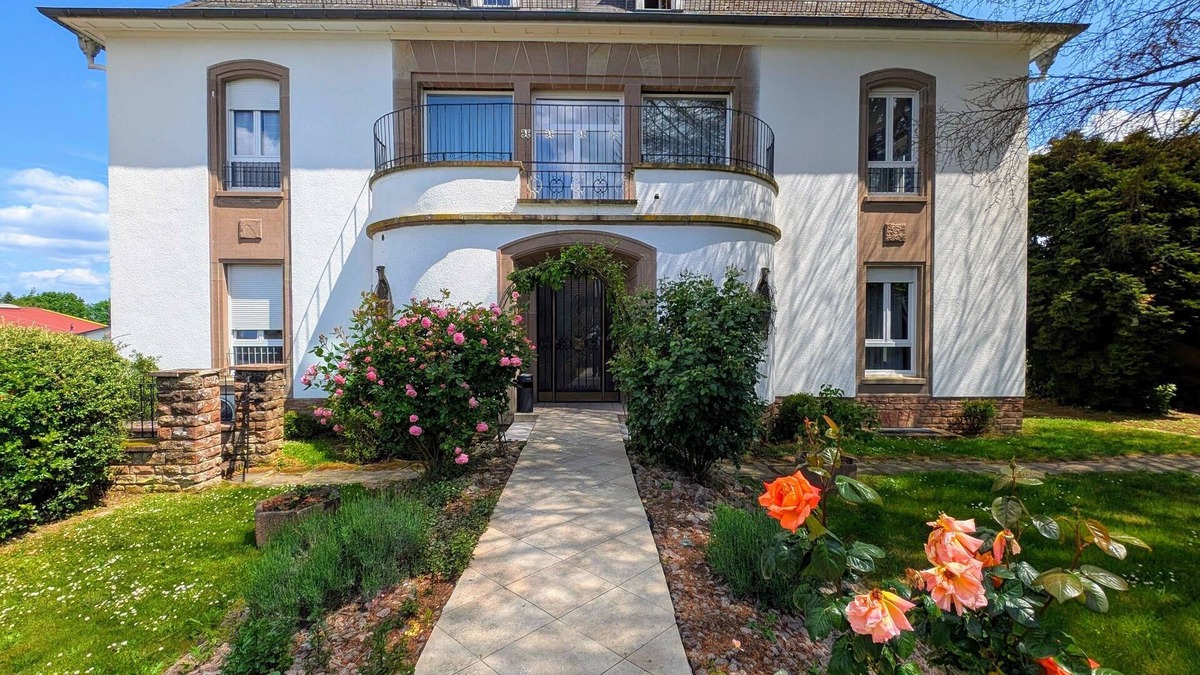 Diemeringen Cottage | VILLA AVIV - Beautiful villa for up to 50 people Indoor heated pool