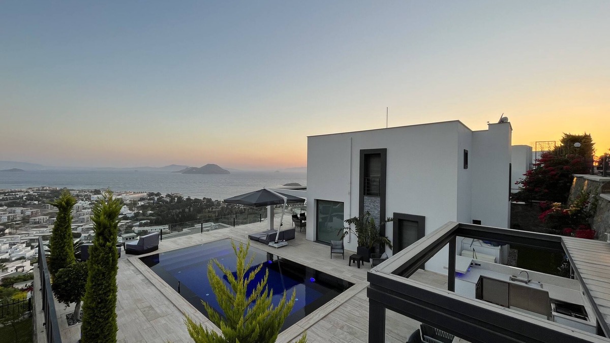 Kadıkale Villa | Villa Aylinda with Private Heated Pool