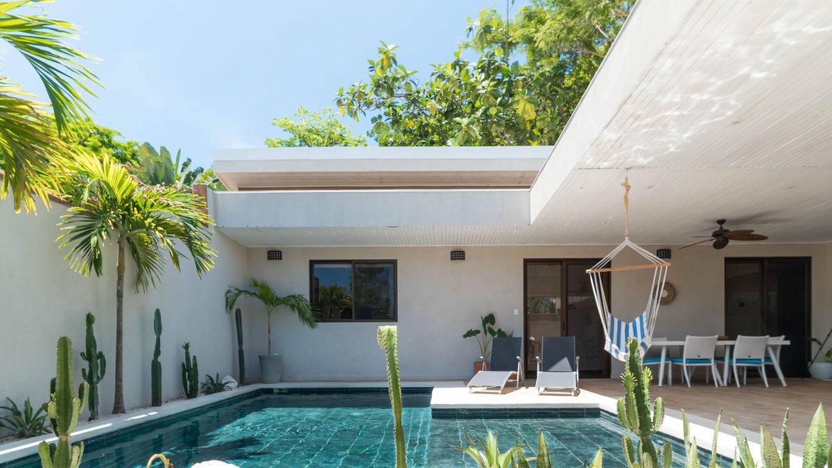 Carmen Villa | Villa Ayola | PRIME LOCATION | 1MIN WALK TO BEACH
