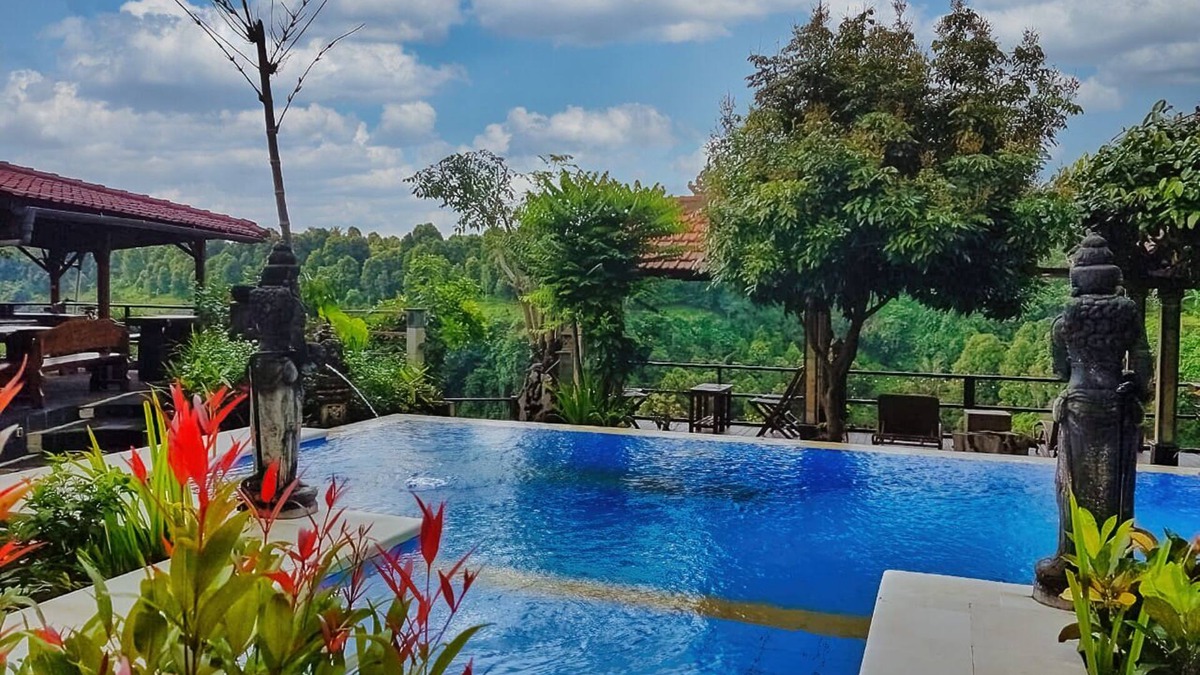 Sukasada Bed & Breakfast | Villa Ayu offers stunning view over mountains green valley with waterfall