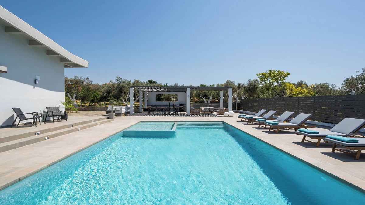 Daratsos Villa | Villa Azatis : A Luxurious Retreat with Panoramic Views, Gardens and a Pool