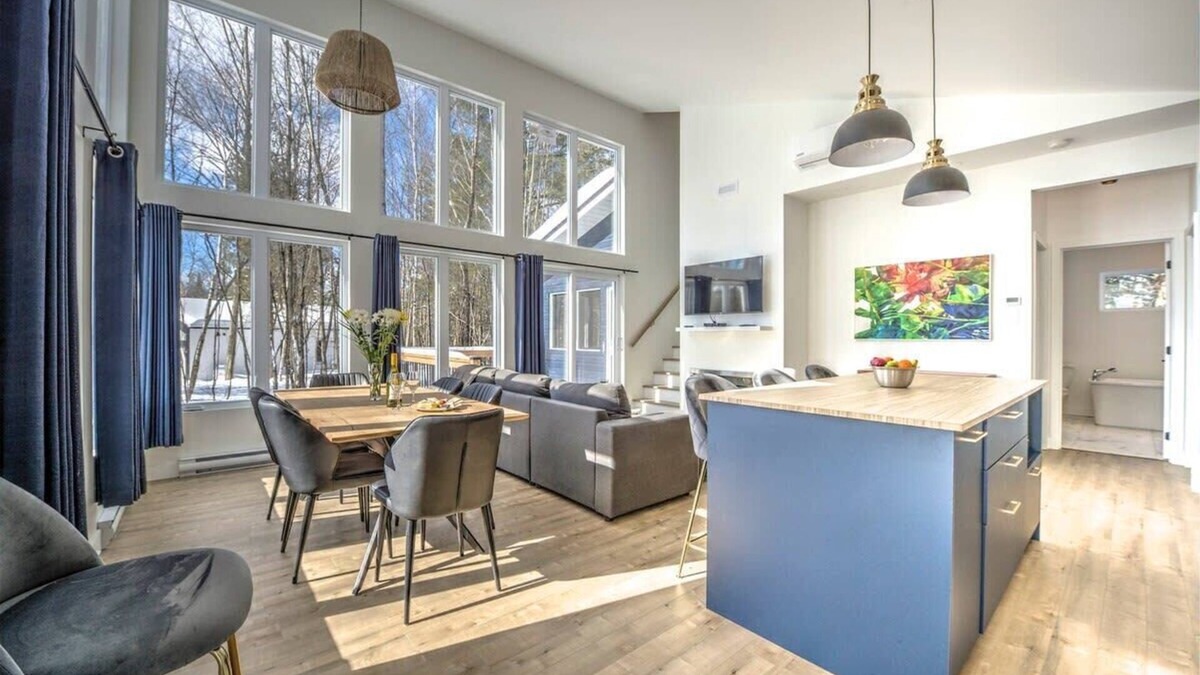 Pont-Rouge Ski Chalet | Villa Azur, spa, sauna, piscine, sentiern