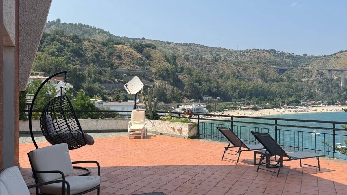 Caminia Villa | Villa Azure – with panoramic terrace and direct access to the sea