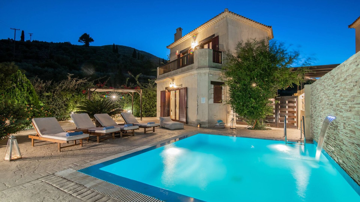 Romirion House | Villa Azzurra With Private Pool and Amazing View To The Sea &Village's mountain