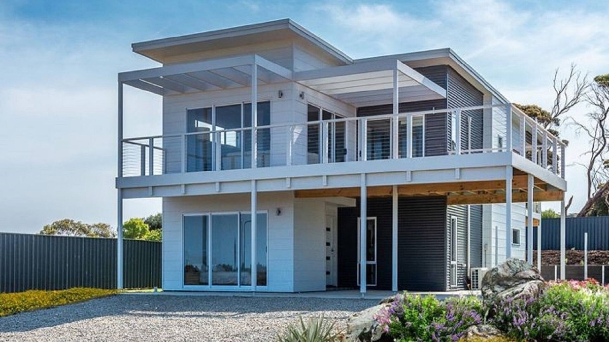 Emu Bay Villa | Villa By the Sea-4 Bedrooms -Sea View Rural View 2 minutes walk to EmuBay beach