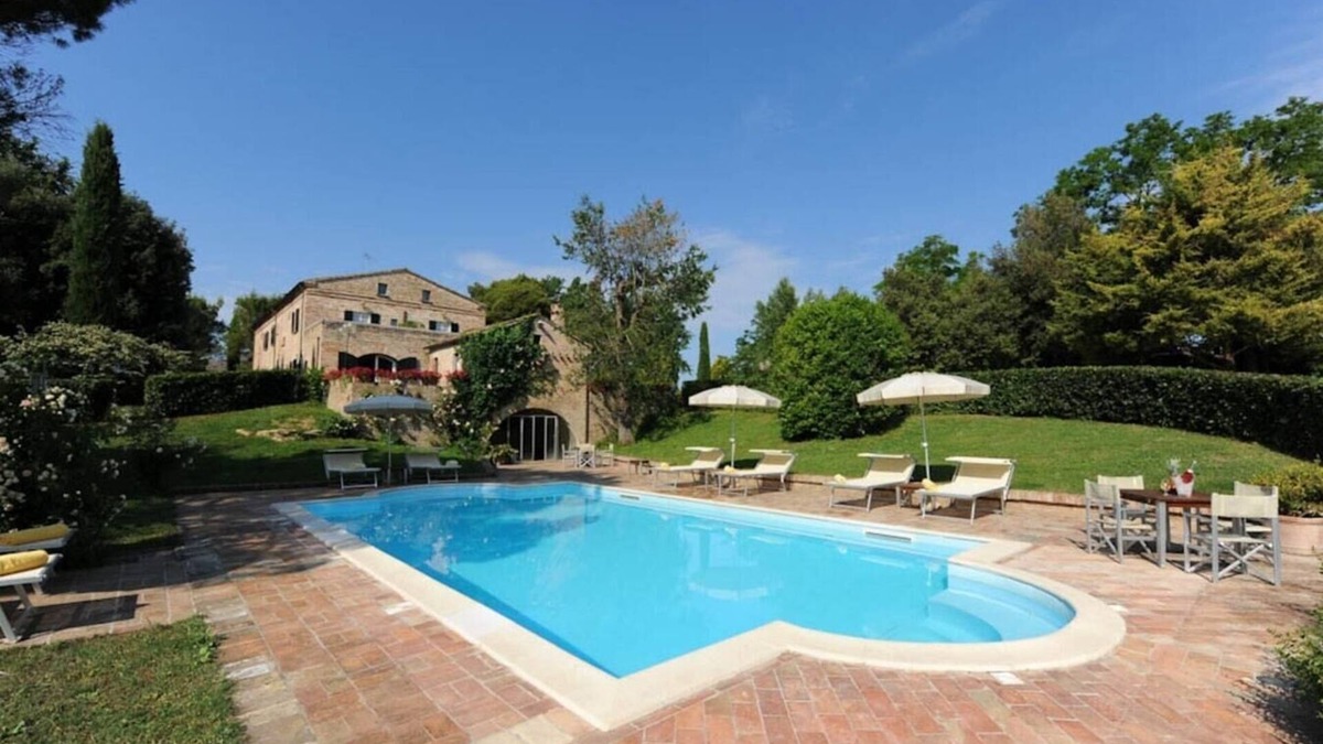 Rupoli Villa | Villa Baci - Large private property with two pools