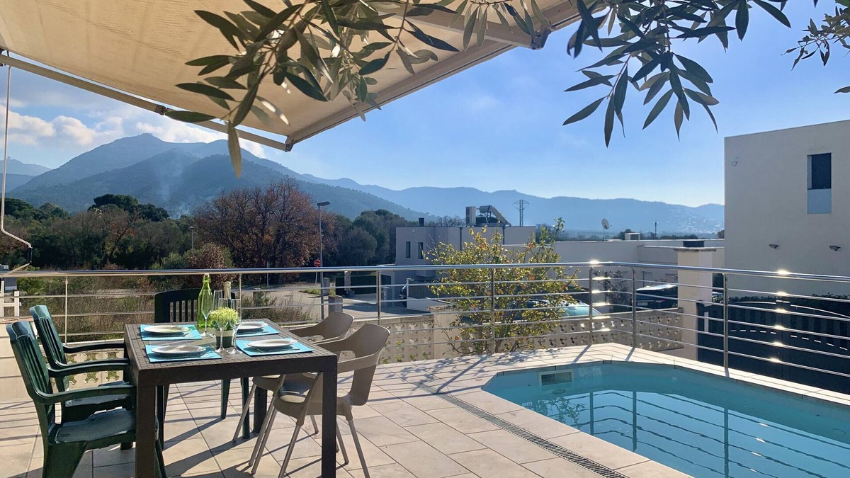 El Mas Bosca House | VILLA BAGES 5 Roses