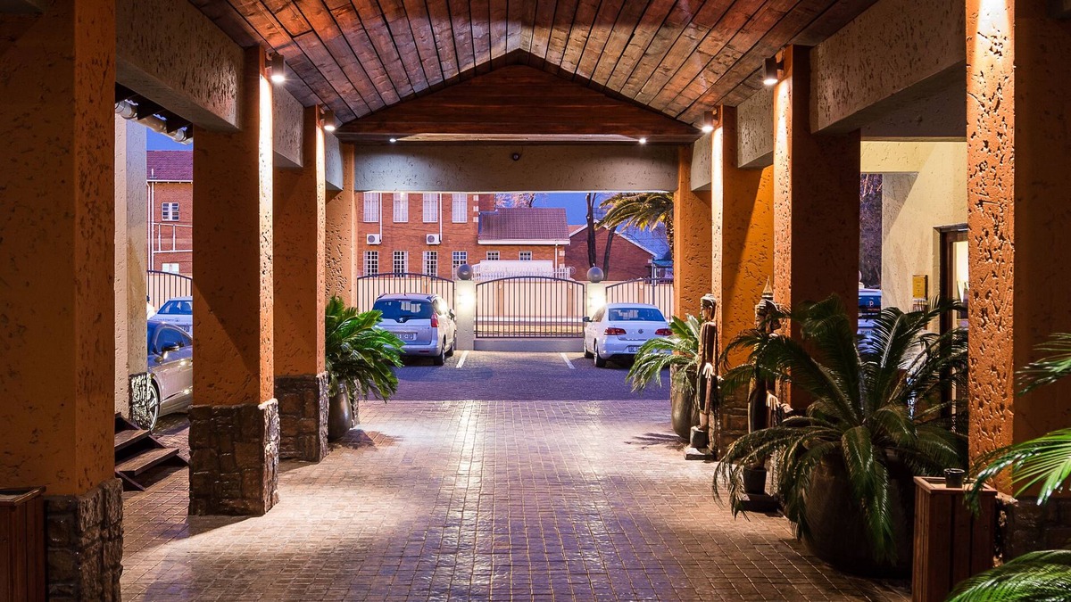 Brandwag Hotel | Villa Bali Luxury Guest House