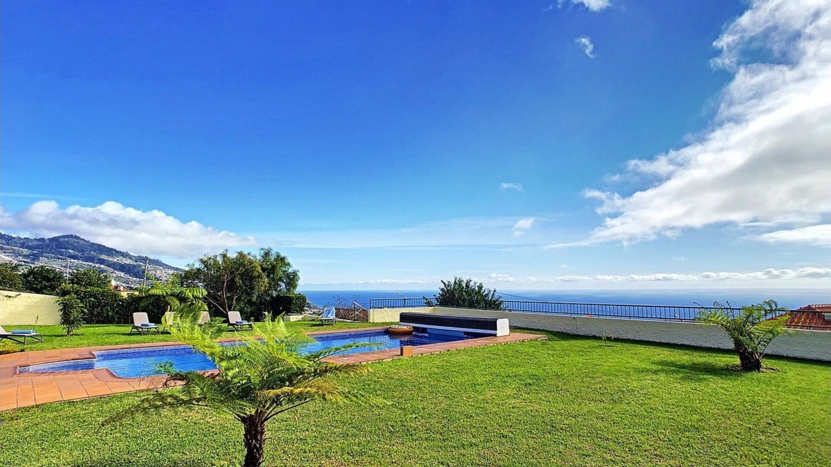 Estreito da Calheta House | Villa Baradaye - Four Bedroom House, Sleeps 8