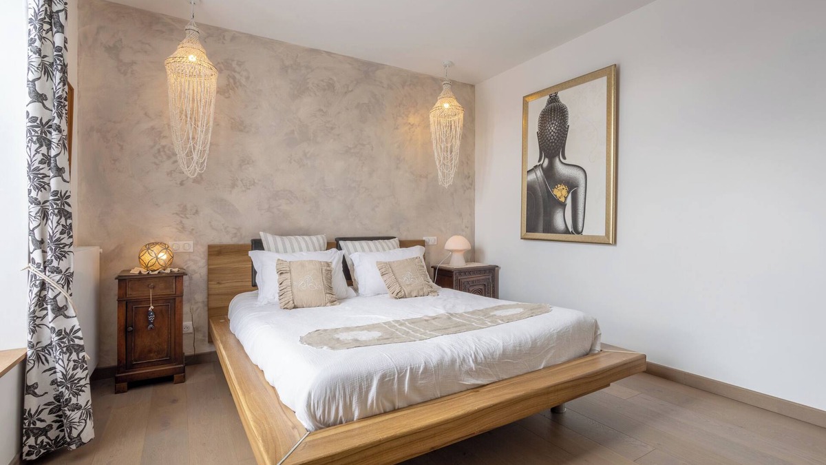 Clohars-Carnoet Villa | Villa 'Beach House Les Bleuets' with Sea View, Private Terrace and Wi-Fi