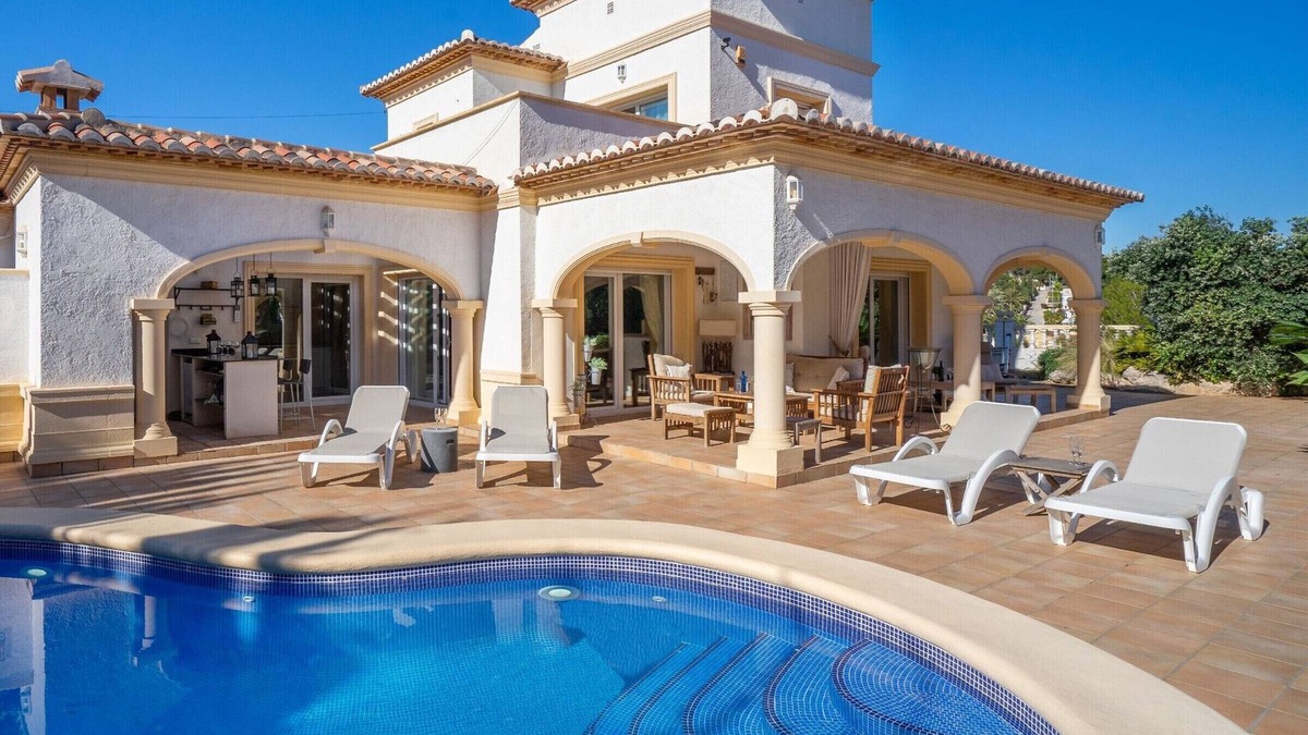 Moraira Villa | Villa Bella - 3 bedroom villa close to the beach
