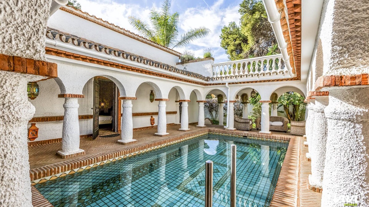 Urbanizacion Costabella Villa | Villa Bella | Villa with pool in Marbella