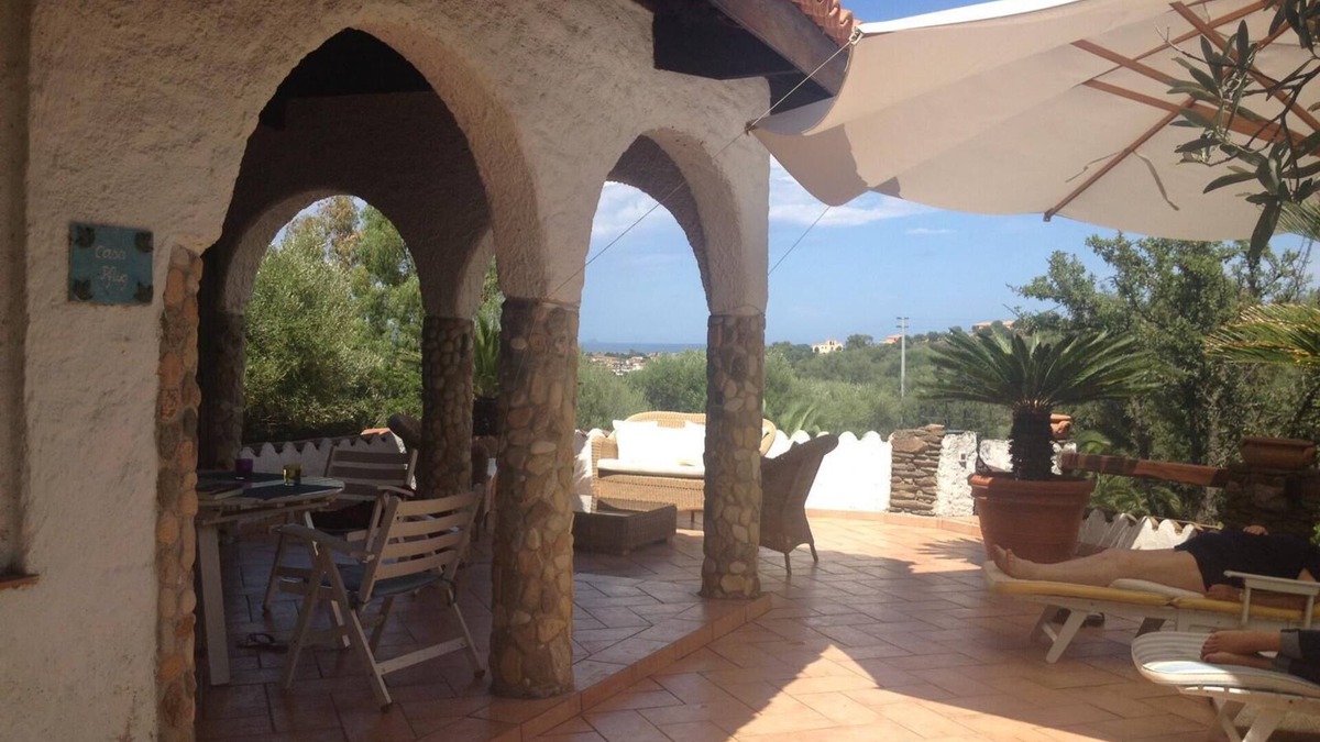 San Teodoro Villa | Villa "Bella Vista" with Sea View, Garden & Wi-Fi