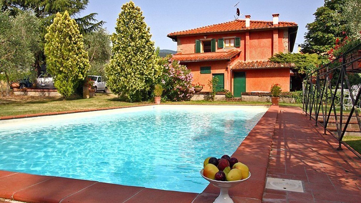 Reggello Villa | Villa Belletto: An elegant and welcoming two-story villa in the characteristic style of the Tuscan countryside, with Free WI-FI.