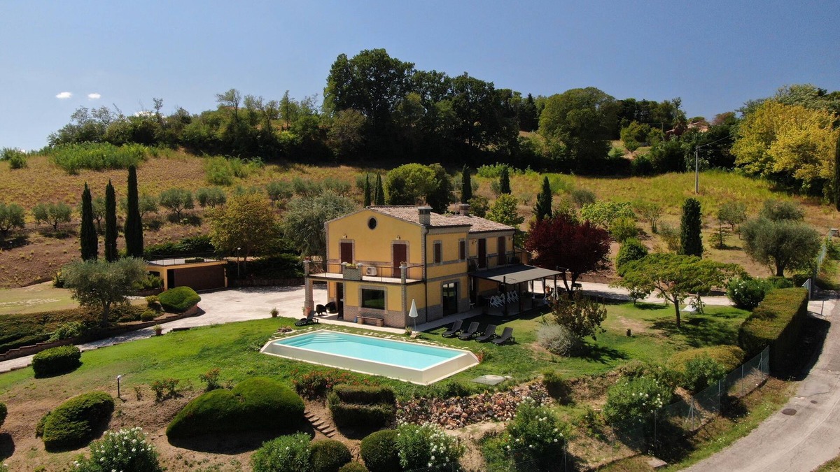 Montegranaro Villa | Villa Belvedere Fortuna, swimming pool, 4 bedrooms, for 16 people, with sea view