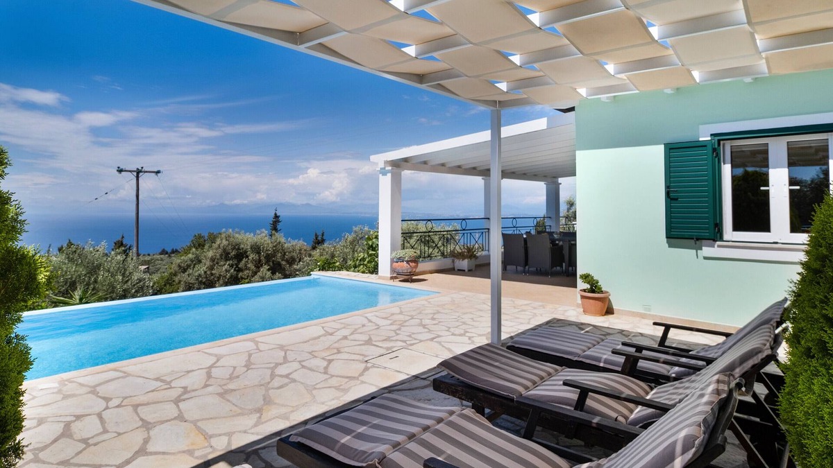 Tsoukaladhes Villa | Villa 'Belvedere Verde' with Sea View, Pool, Terrace & Wi-Fi