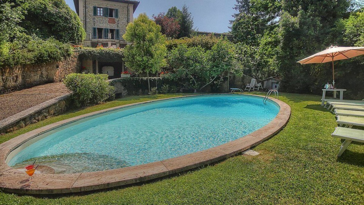 Lucolena House | Villa Benamata: A characteristic and welcoming two-story independent house located on top of a small hill, with Free WI-FI.