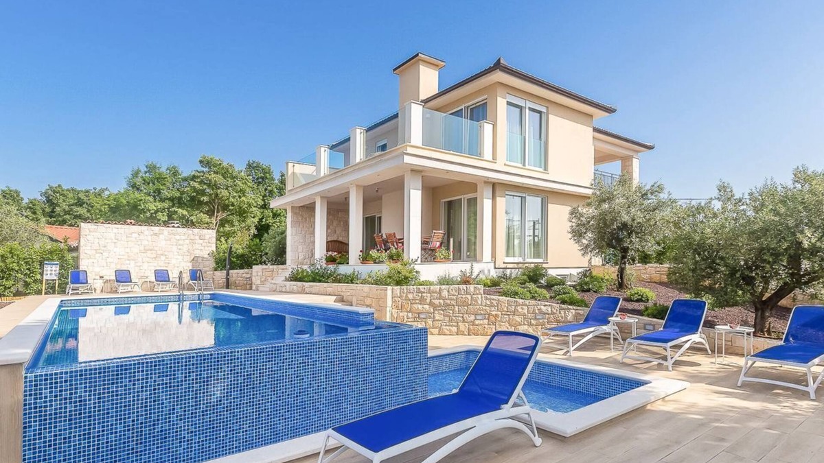 Milovcici Villa | Villa Benedeka - Four Bedroom Villa, Sleeps 8