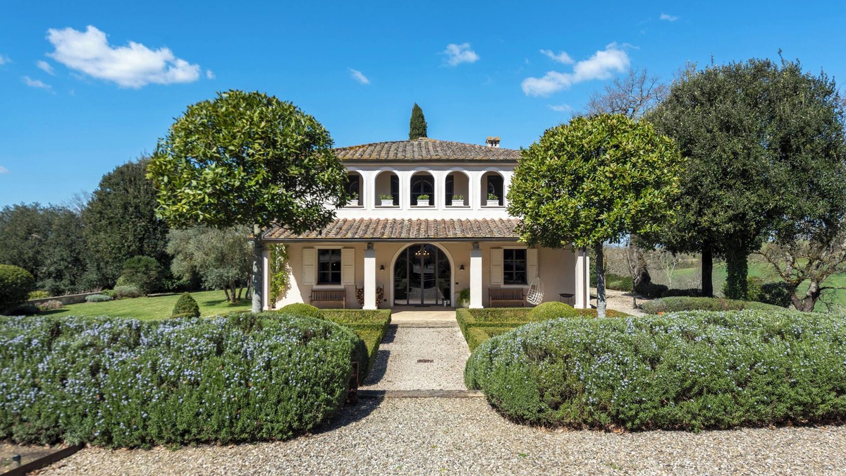 Buonconvento Villa | Villa Bergamotti | Pool, view in Tuscany Hills