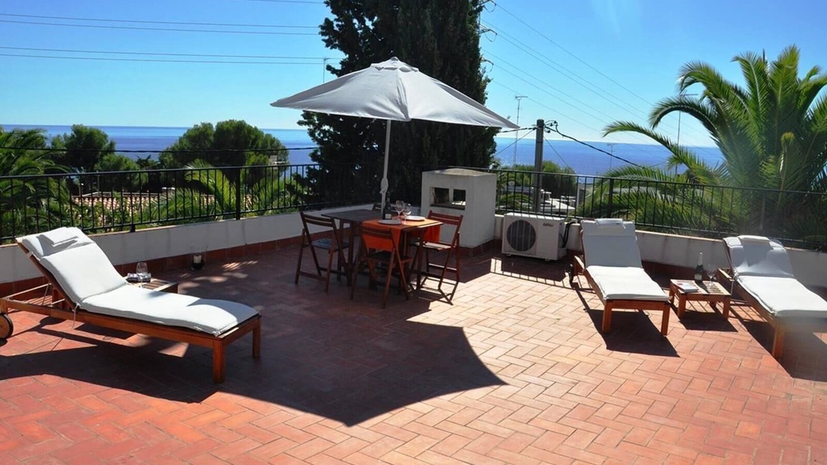 Tarragona Villa | 'Villa Beside the Sea - 3 Bedrooms' with Shared Pool & Wi-Fi