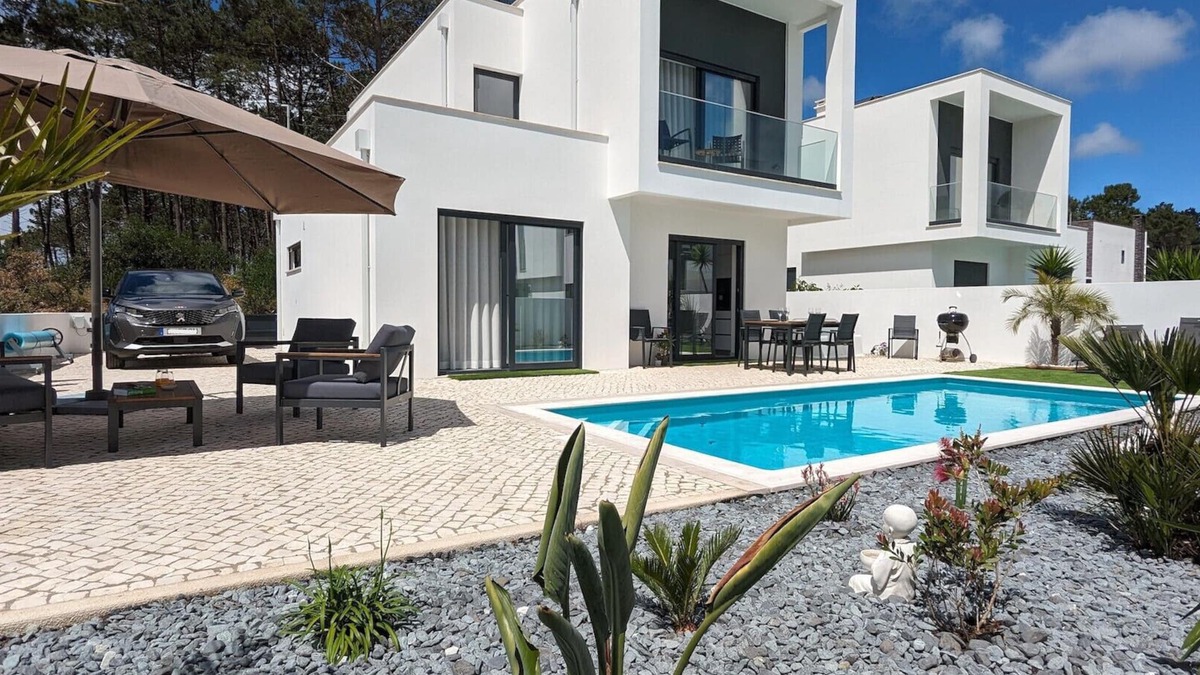Pataias Villa | Villa Besugo - Holiday Villa with Private Heated Pool By SCH