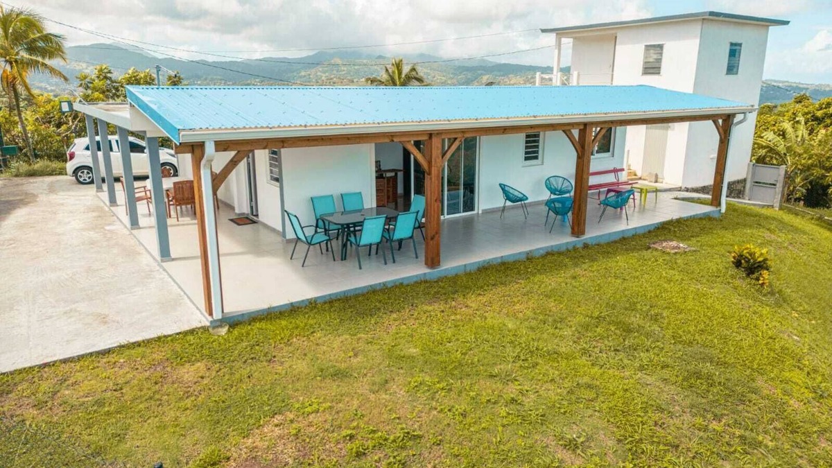 Sainte-Marie House | Villa between sea and mountains