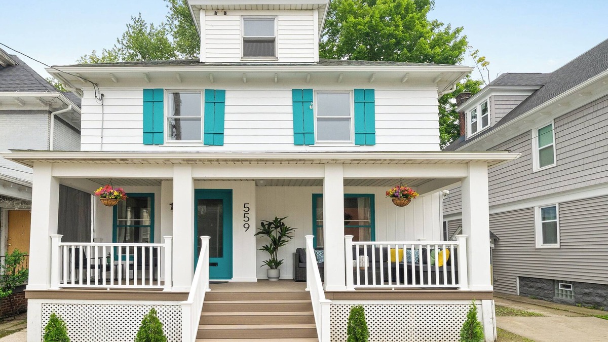Erie House | Villa Blanca - Your In-Town Stay in Erie - Fully Equipped 4 Bedroom/2 Bath Home.