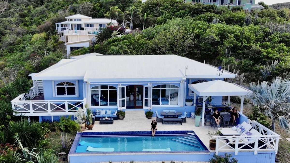 Teagues Bay Villa | 💙 VILLA BLISS 💙 Unforgettable Views on 2.5 Acres Behind a Privacy Gate