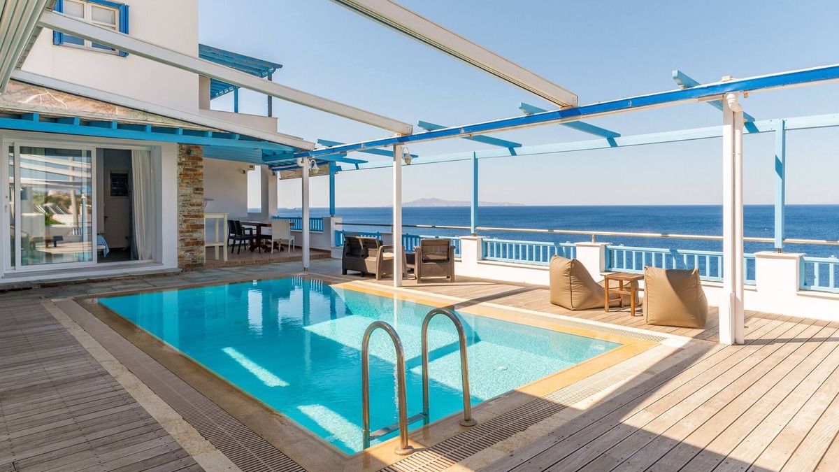 Mpatsi Villa | Villa "Blue Waves View Andros" with Sea View, Private Pool & Wi-Fi