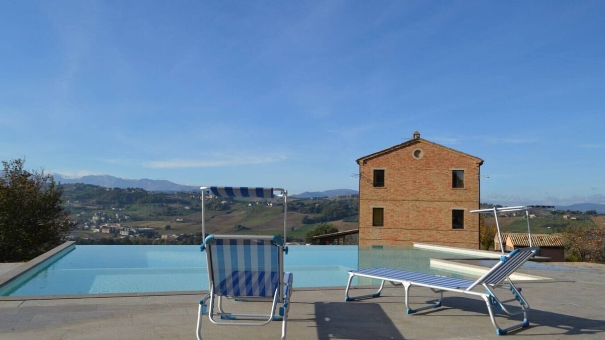 Loro Piceno Villa | Villa Bocciolo - Private villa with pool
